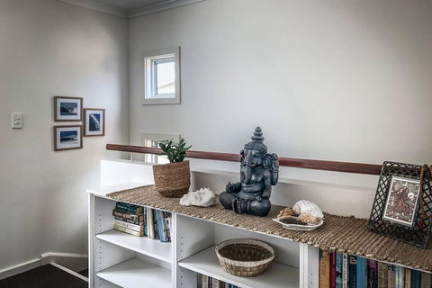 Samphire Beach House - Australian Directory 3