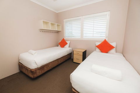 Sanctuary Lake Apartments - Australian Directory 2