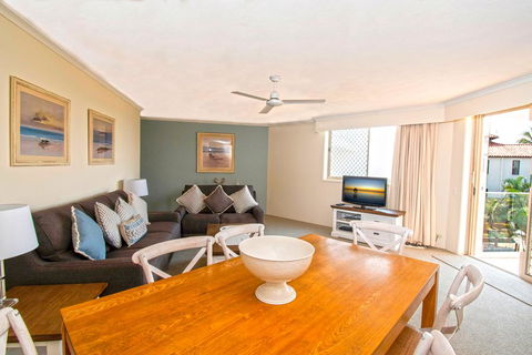 Sandcastles On Currumbin Beach - Australian Directory 3