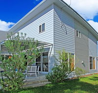 Sandlewood Breeze - spacious entertainer - Australian Directory