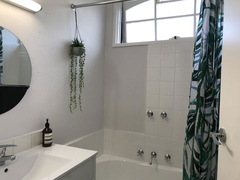 Santa Monica Apartment - Australian Directory 1