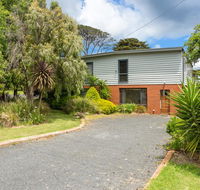 Sany Views 10min walk to beach