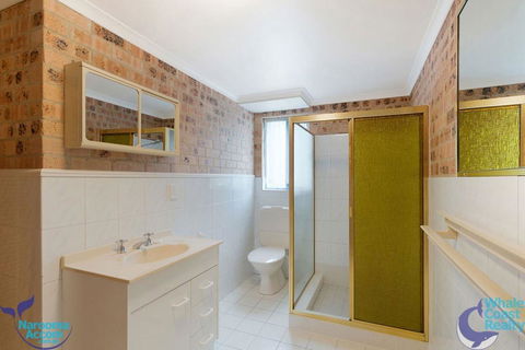 Sapphire Waters Unit 2 - Australian Directory 2