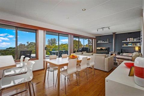 SEA URCHIN - Beautiful Skenes Creek Home - Australian Directory 0