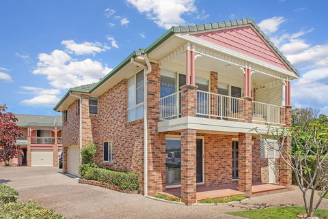 SEASCAPE - An Enticing Lakeside Escape - Australian Directory 3