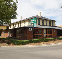 Seaton Arms Motor Inn - Australian Directory