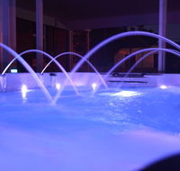 Semaphore Sea Breeze - Family Beach-Heated Pool Holiday - Australian Directory