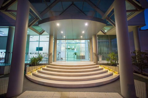 Sfera's Park Suites & Convention Centre - Australian Directory 0