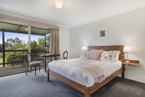 Shambhala Guesthouse - Australian Directory 3
