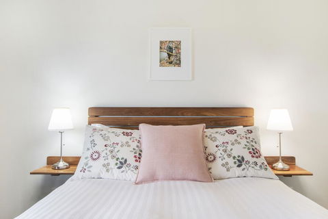 Shambhala Guesthouse - Australian Directory 1