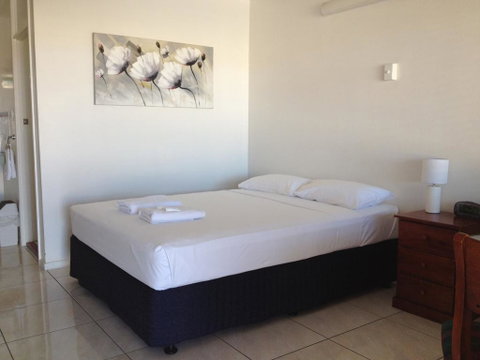 Shell Motel (Pearly Shell Motel) - Australian Directory 2