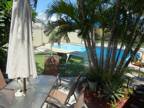 Shell Motel (Pearly Shell Motel) - Australian Directory 1