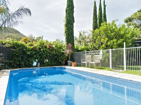 SHOAL BAY RIGGERS - Australian Directory 1