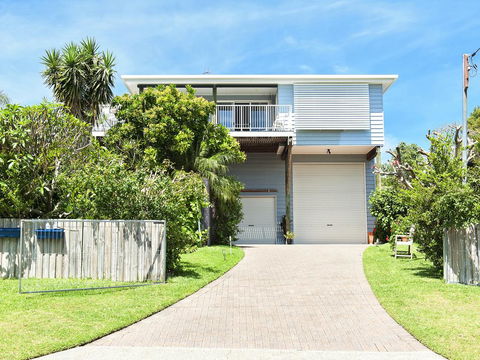 SHOAL BAY RIGGERS - Australian Directory 3