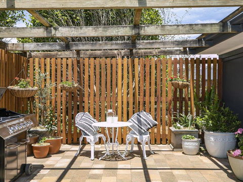 Silky Oak Cottage - Cosy With Country Views - Australian Directory 1