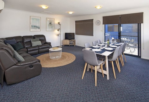 Silvertrees 5 - Australian Directory 0