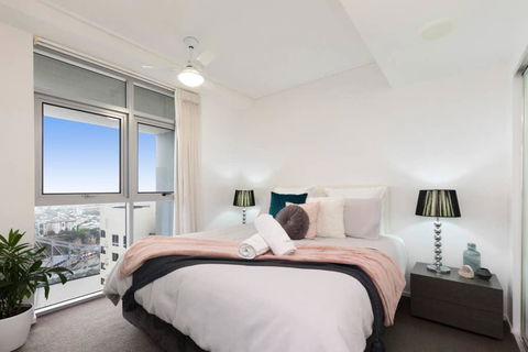 SK1 - Spotless 2BR SkyHome Long Stays Welcome - Australian Directory 2