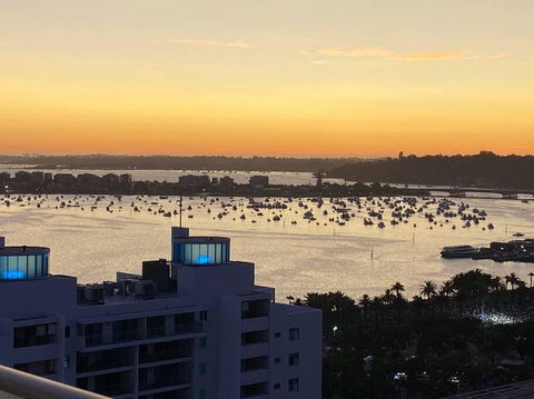 SKY GARDENS SUNSET RIVER VIEW NETFLIX WINE PARKING - Australian Directory 1