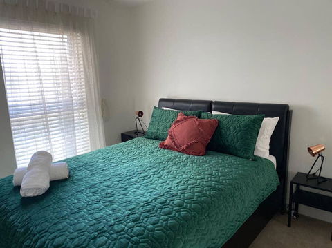 SKY GARDENS SUNSET RIVER VIEW NETFLIX WINE PARKING - Australian Directory 2