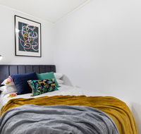 Sleek modern apartment close to everything - Australian Directory