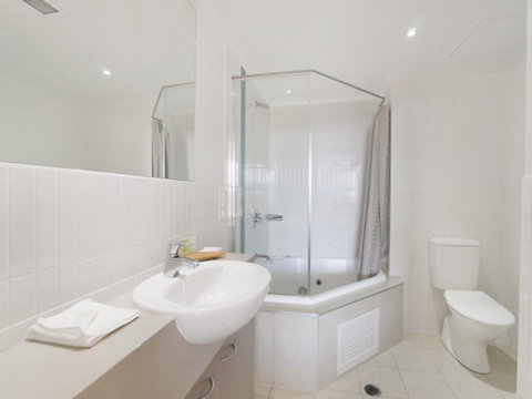 Soho - Ettalong Beach Resort - Australian Directory 1