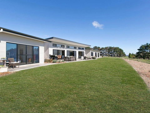 Somerton Ridge - The Perfect Rural Retreat - Australian Directory 0