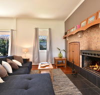 Somerville Wines Farmstay in Broke super cute house on working farm. Walk for miles. - Australian Directory