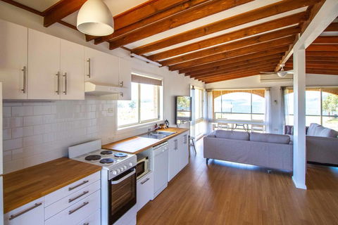 South Coast Retreat - Australian Directory 3