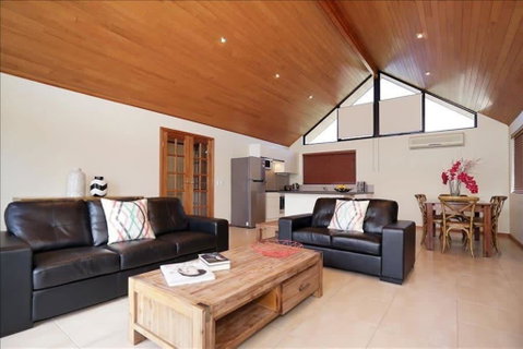South Perth Yacht Club Swan River Applecross - Australian Directory 0