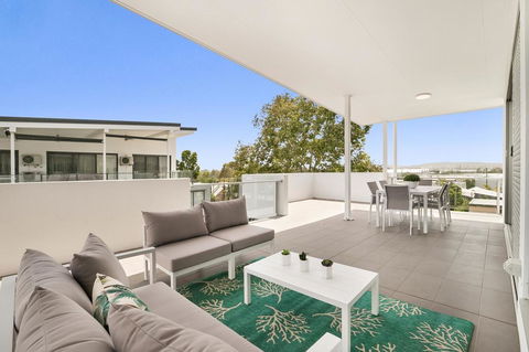 Spacious Apartment With Generous Entertaining - Australian Directory 0