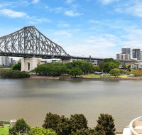 Spacious Executive 3 Bedroom - Brisbane CBD - Views - Pool - WIFI - Free parking - Australian Directory