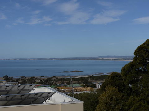 Spectacular Holiday Living - Australian Directory 2