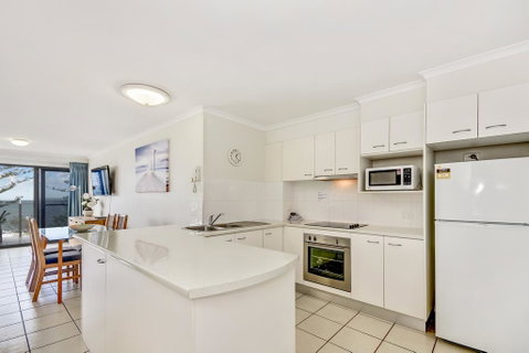 SPIN13- ESCAPE TO MOOLOOLABA - Australian Directory 2