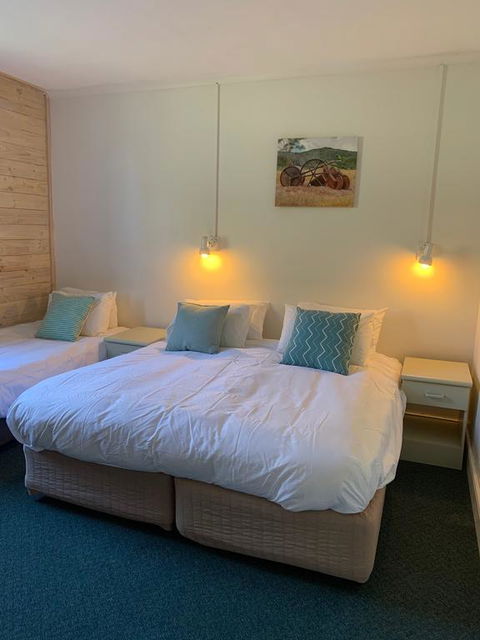 Sponars Chalet - Australian Directory 1