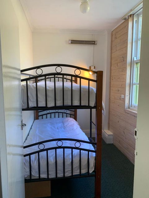 Sponars Chalet - Australian Directory 3