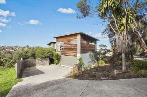 Spring Valley Luxury 42 - Australian Directory 1