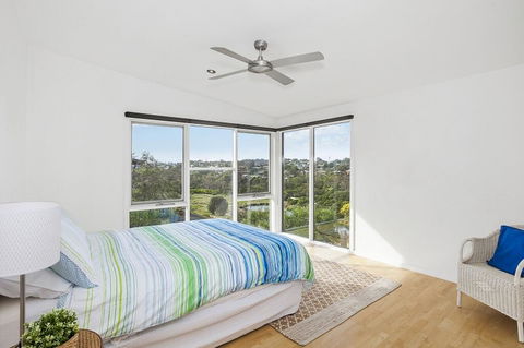 Spring Valley Luxury 42 - Australian Directory 3