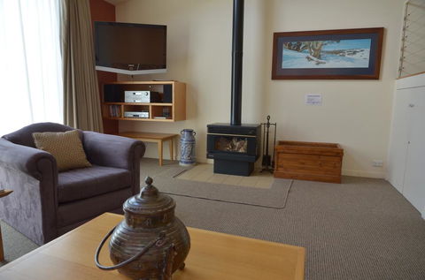 Squatters Run Apartments - Australian Directory 3