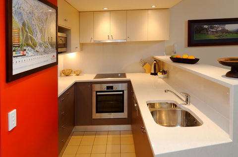 Squatters Run Apartments - Australian Directory 1