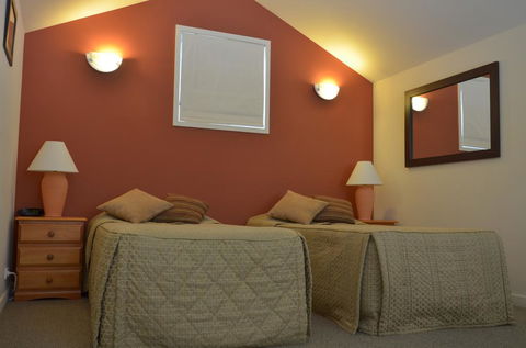 Squatters Run Apartments - Australian Directory 2