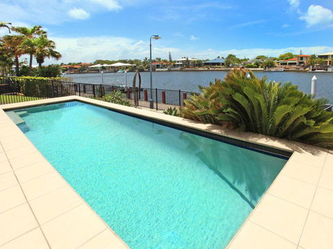 St Lucia 11 - 4 BDRM Canal Home With Pool - Australian Directory 1