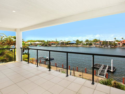 St Lucia 11 - 4 BDRM Canal Home With Pool - Australian Directory 3