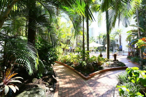 St Tropez Resort - Australian Directory 2