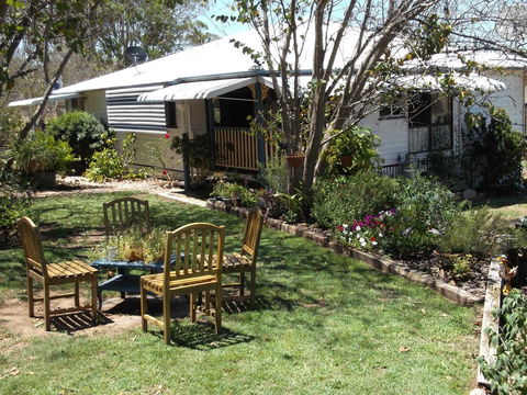 Staple House Bed And Breakfast - Australian Directory 2