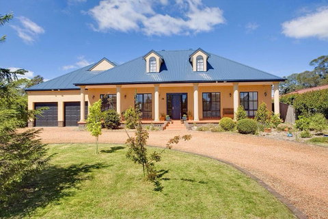 Stately Bowral Designer Home - Australian Directory 0