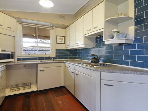 Station Masters Cottage - Classic Quaint & Nostalgia - Australian Directory 1