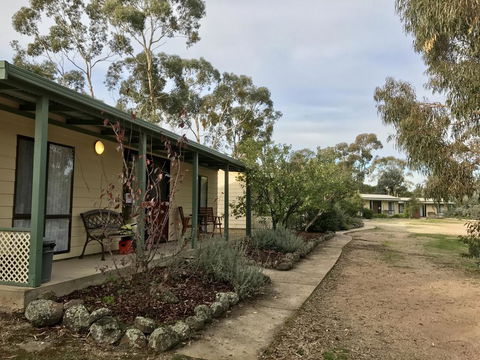 Stawell Holiday Cottages - Australian Directory 3
