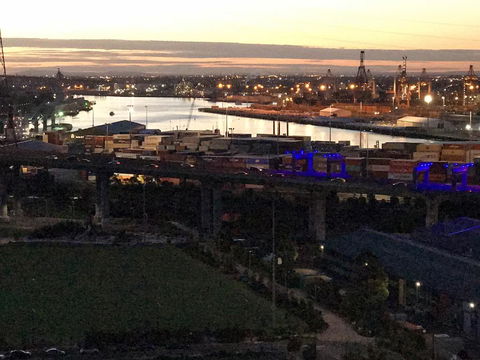 StayCentral Docklands Delight - Australian Directory 2