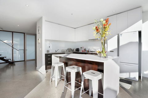 StayCentral On Oxford Penthouse - Australian Directory 1