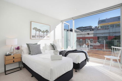 StayCentral On Oxford Penthouse - Australian Directory 3